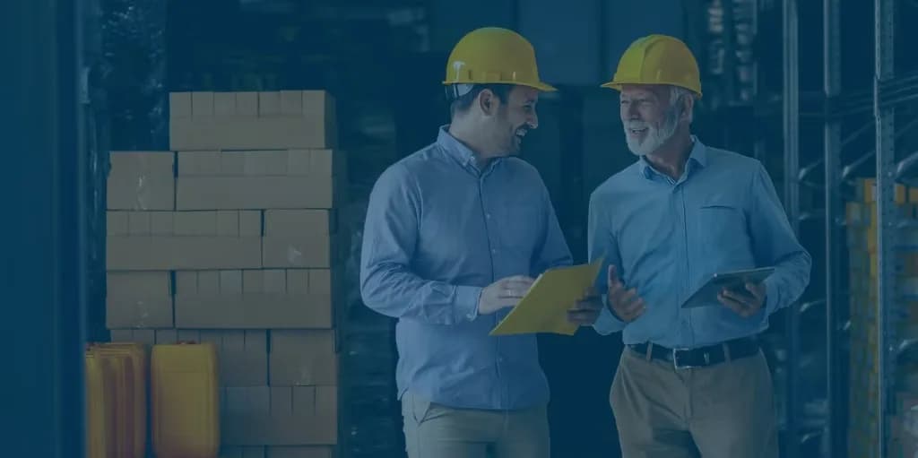 Equipe SummerPlast em ambiente de logística industrial